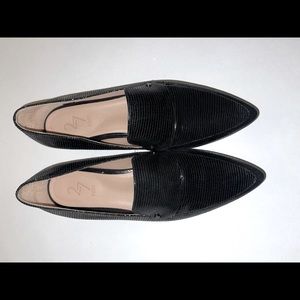 Harlie Loafer
27 EDIT Black Snake Print Leather